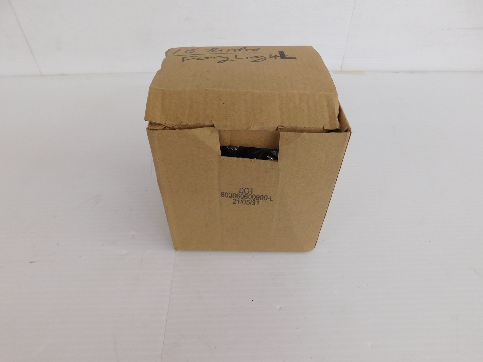 TOYOTA TUNDRA FOG LIGHT TY606-3 L (BSJ83)