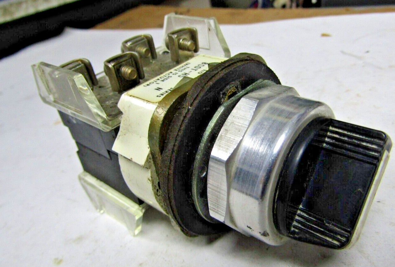 ✌️ALLEN BRADLEY 2 POSITION SPRING RETURN FROM RIGHT 800T-H5