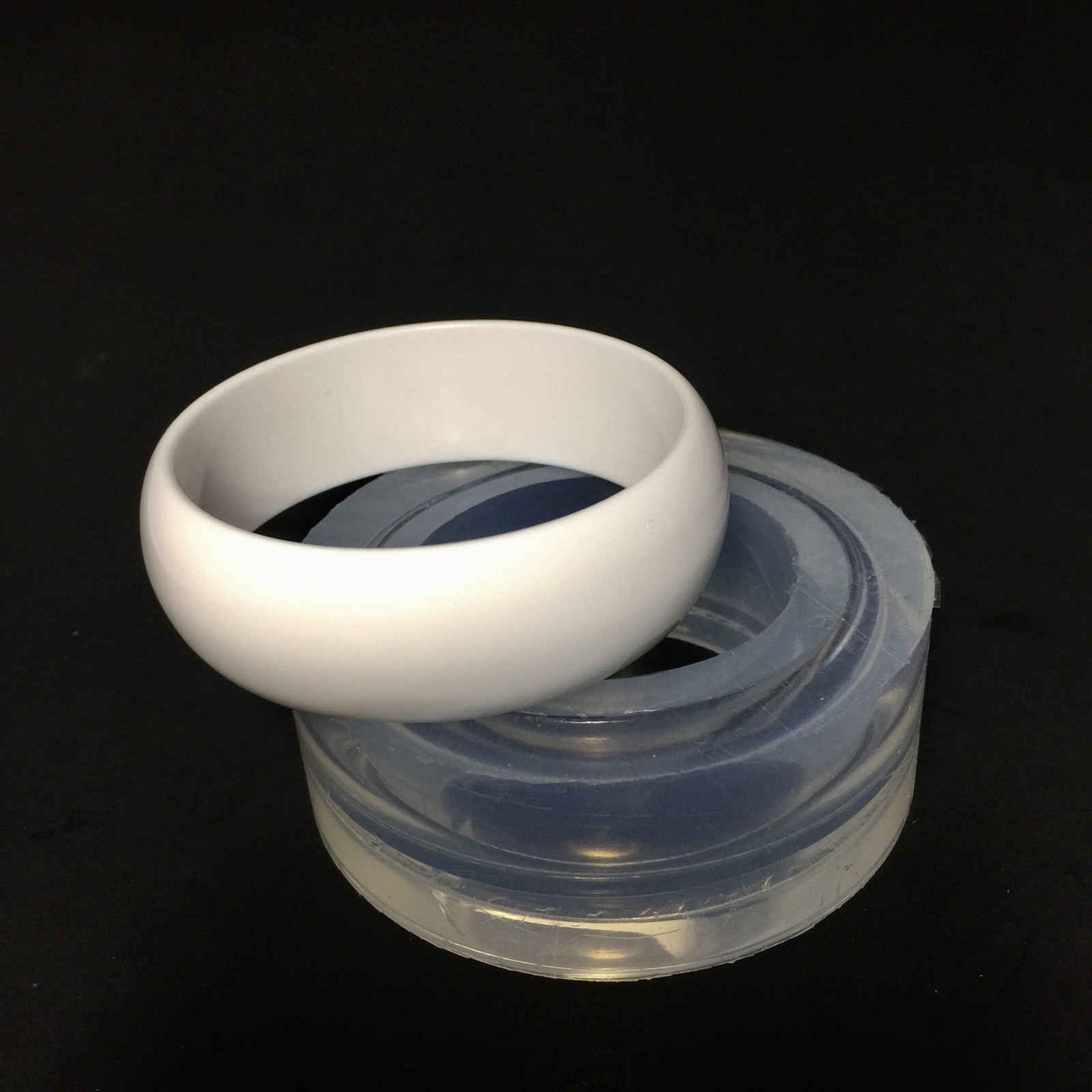 CLEAR SILICONE MOLD, (MB139) FOR BEVELED SMOOTH BRACELET