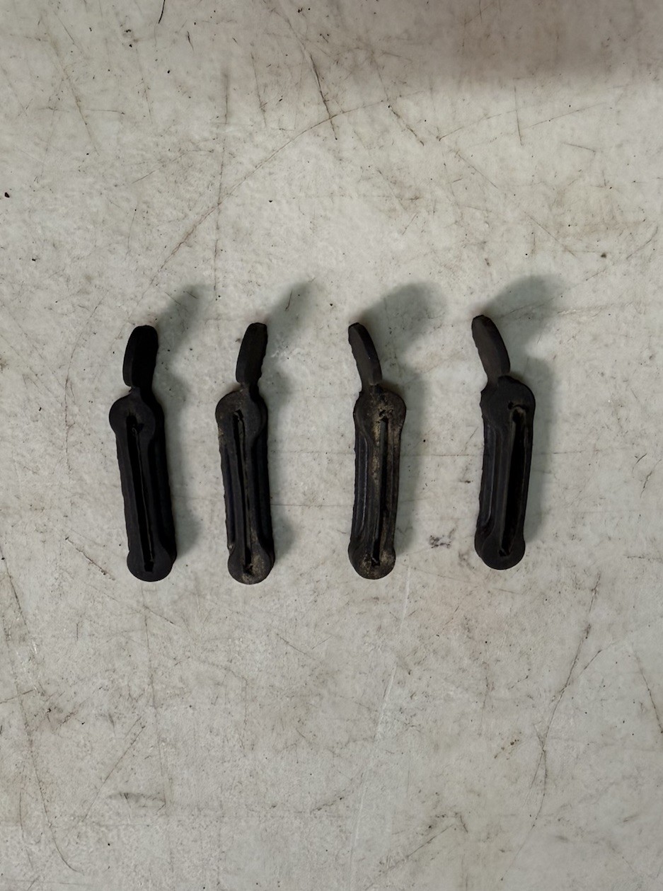 YAMAHA SRX VMAX VIPER VENTURE MOUNTAIN MAX Windshield Retainer Rubbers