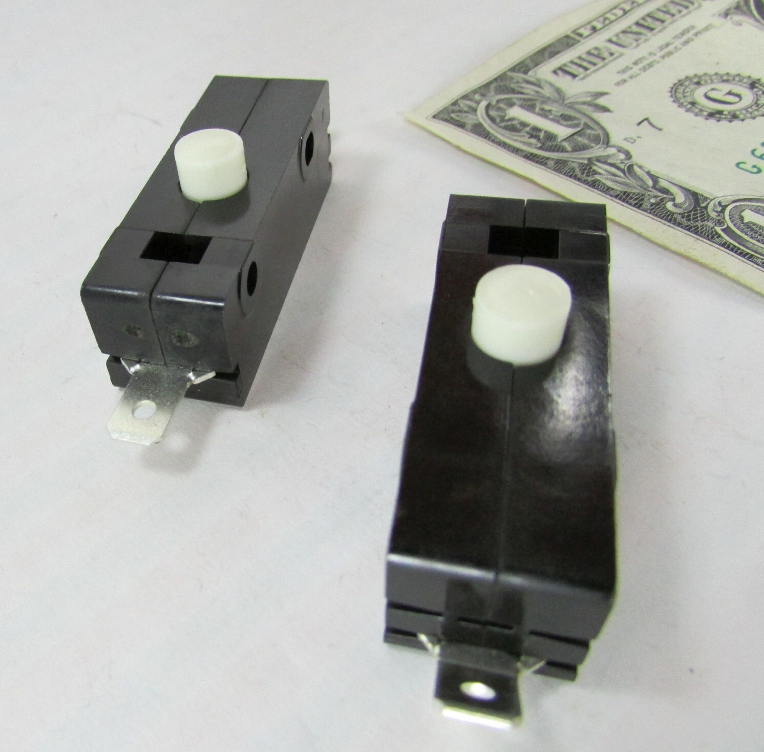 2 Cherry E13 15A Normally Open Snap Action Pushbutton Switch 125/250VAC E13-33EA