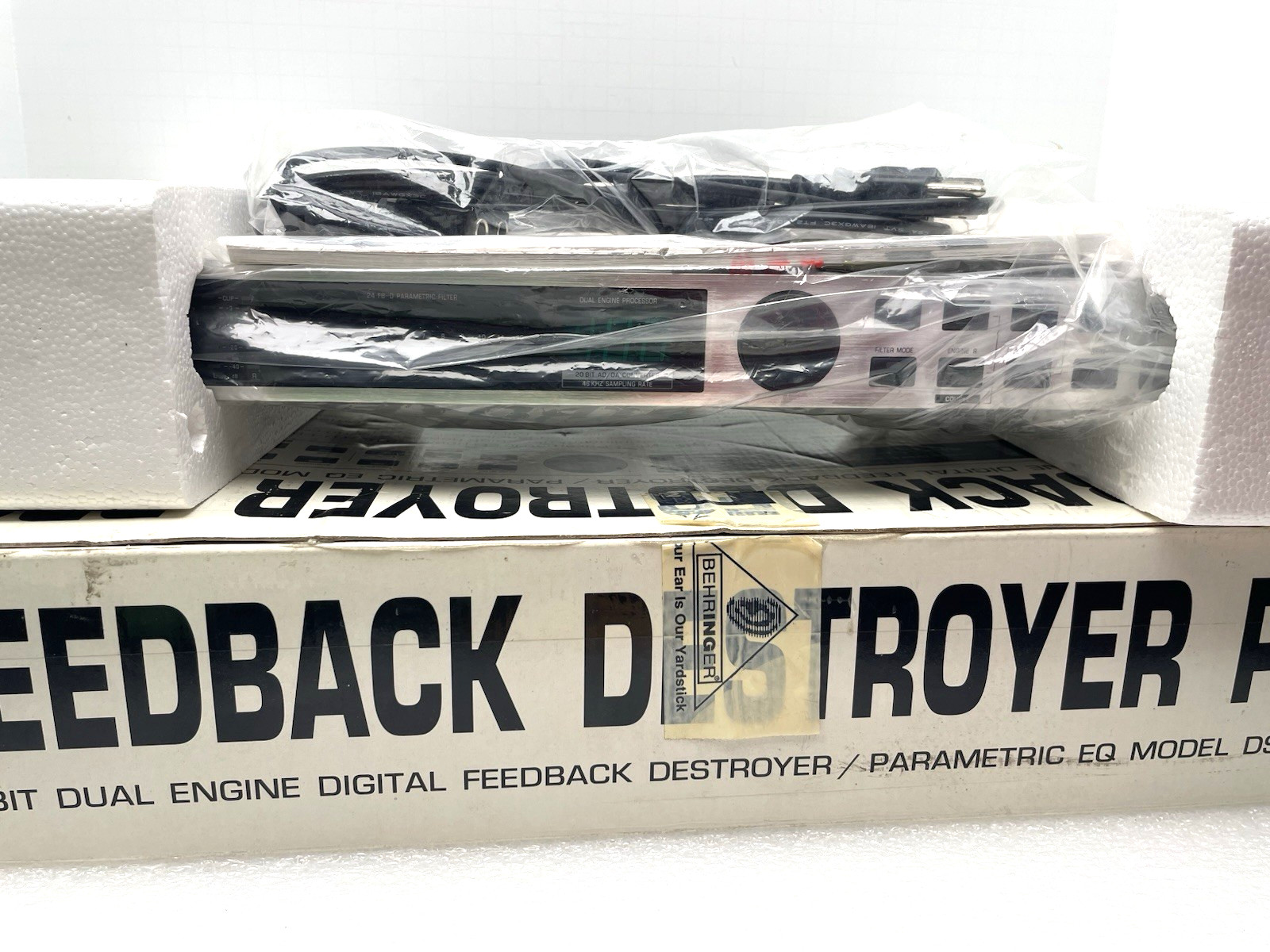 MINT BEHRINGER FEEDBACK DESTROYER PRO PARAMETRIC EQ DSP 1100P