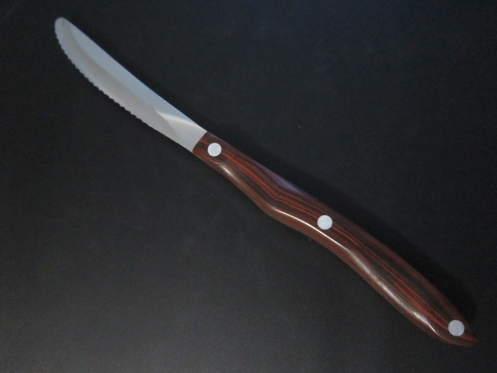 CUTCO STEAK KNIFE 1059 SERRATED W/ WOODGRAIN HANDLE VINTAGE GENTLY USED 2147079