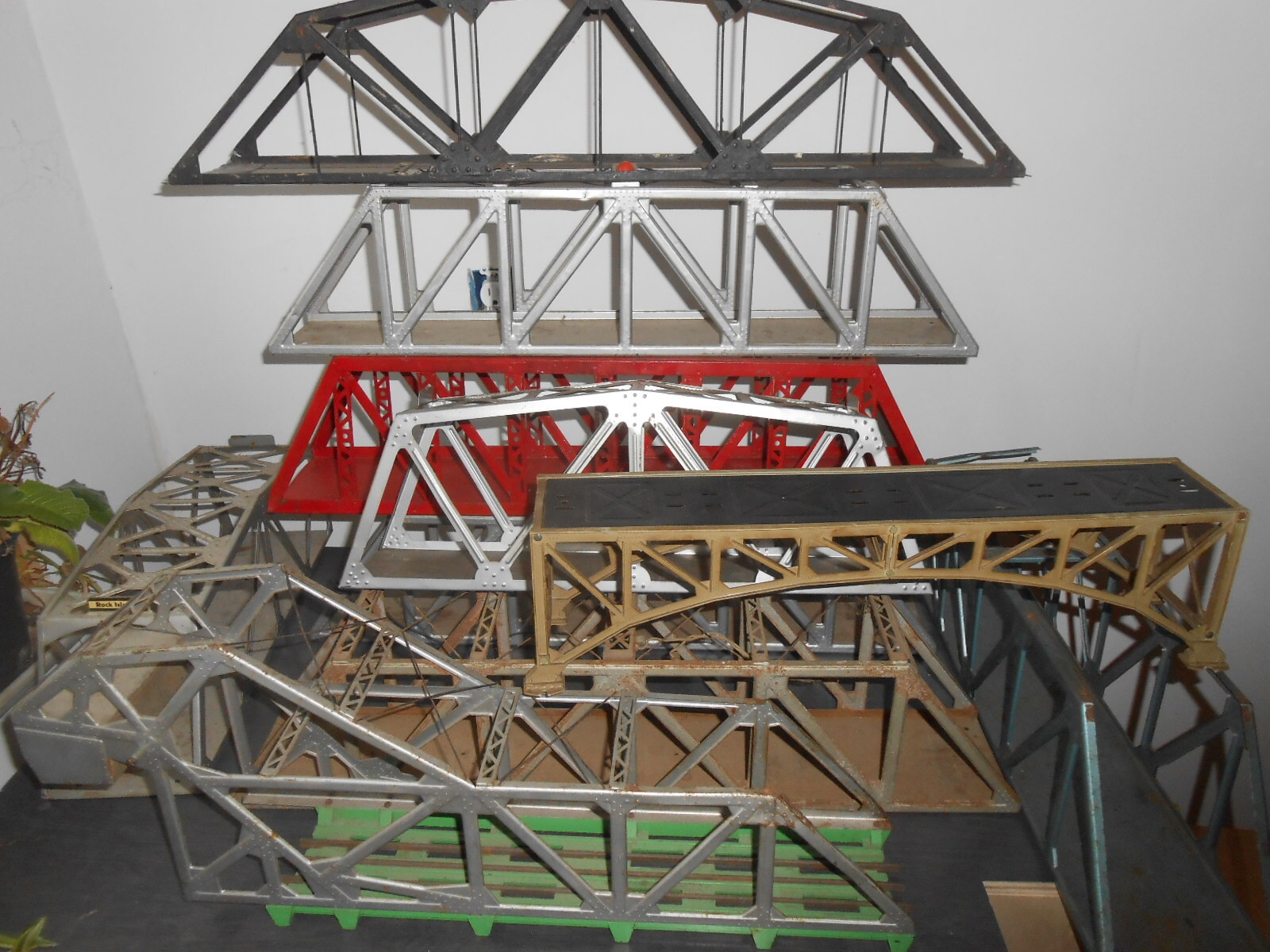 O/O-27 Lionel 316 or 314 Bridges. Buyers Choice.