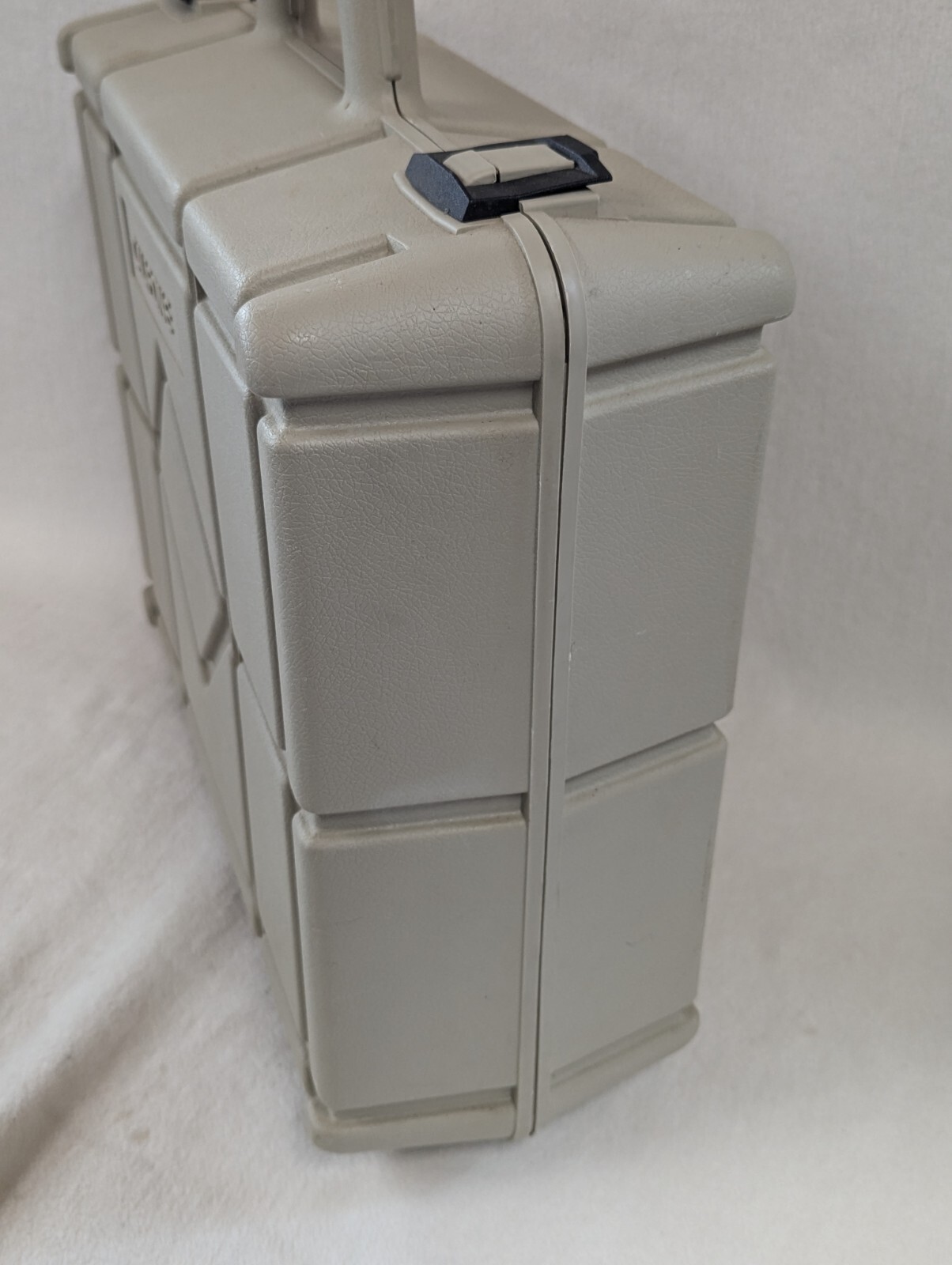 Califone Travel Hard Shell Case ~ Approx 19" X 19" X 7 ~ Empty