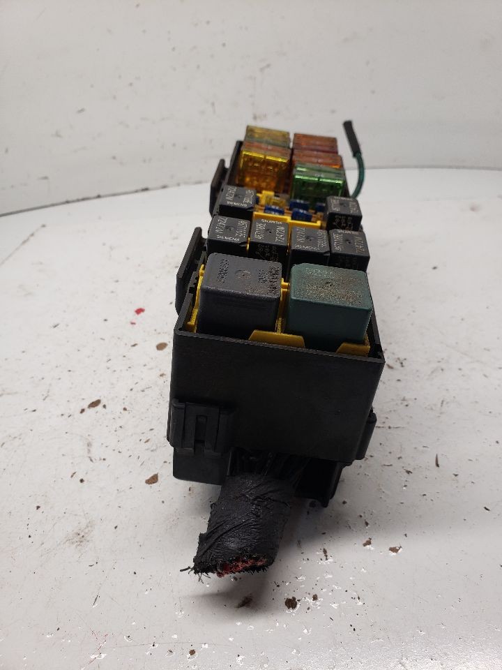 Used Fuse Box Engine fits: 2000 Jeep Cherokee 4.0 Grade A
