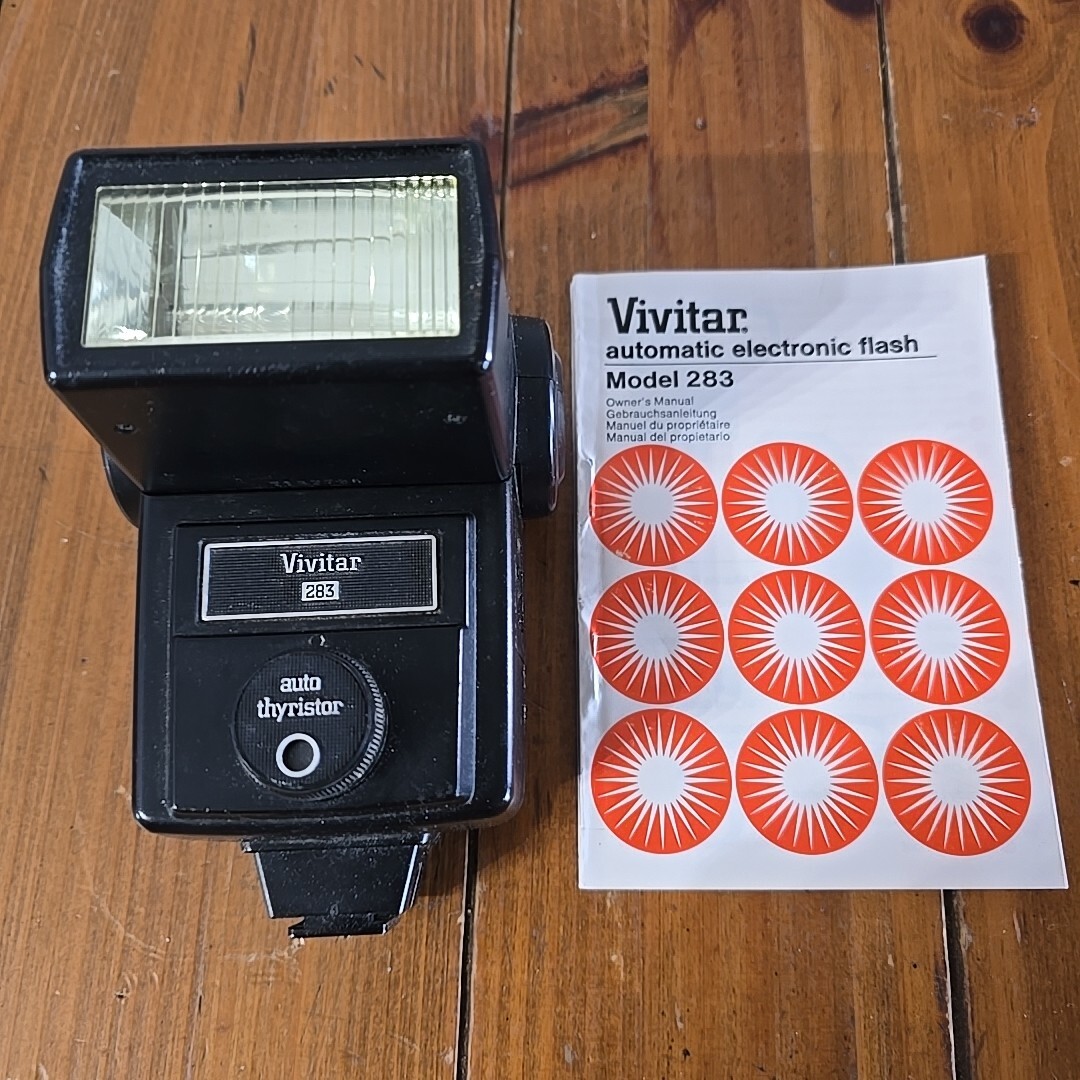 Vivitar 283 Auto Thyristor Electronic Shoe Mount Flash - UNTESTED