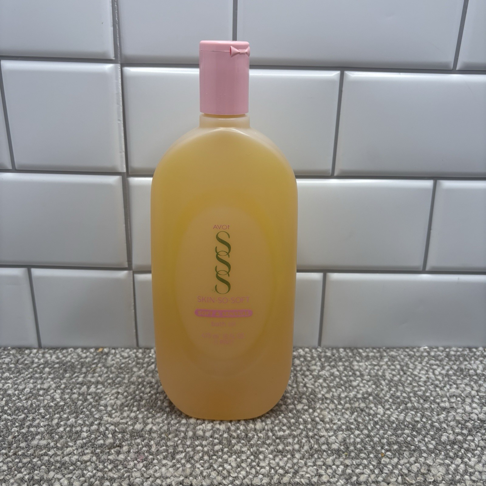 Avon Vintage Skin So Soft Bath Oil Sealed Bottle Soft & Sensual 16 Oz VTG Sealed