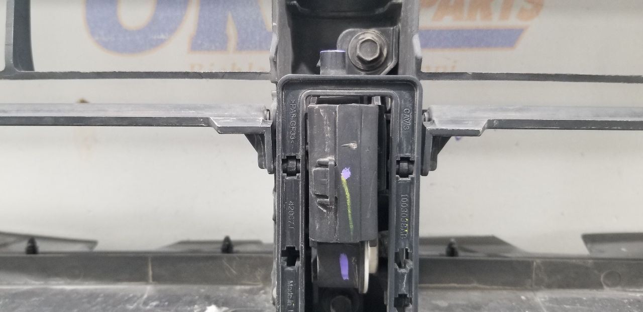 15 DODGE RAM 1500 AIR SHUTTER 3.0L