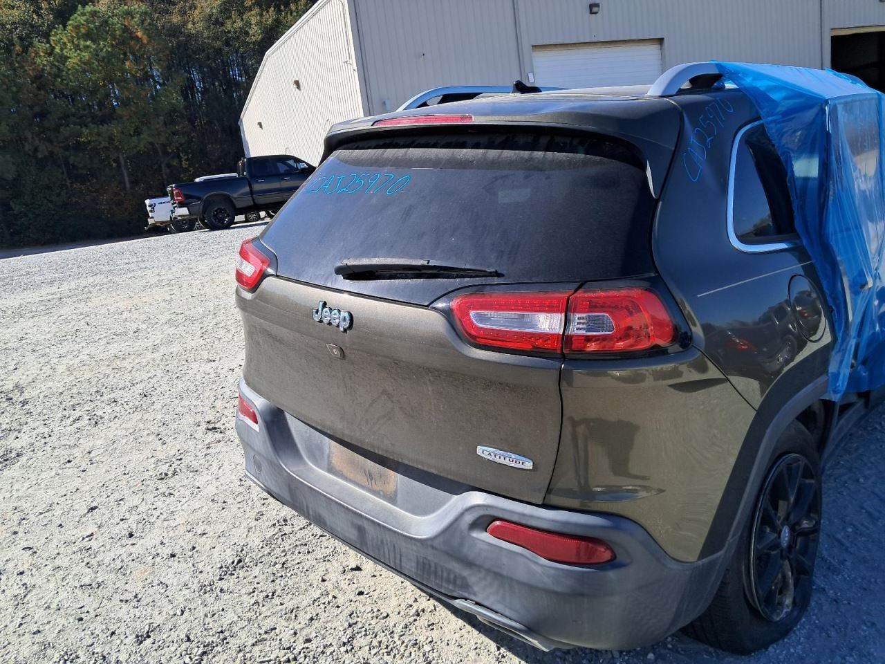CHEROKEE 2015 Glove Box 4863443