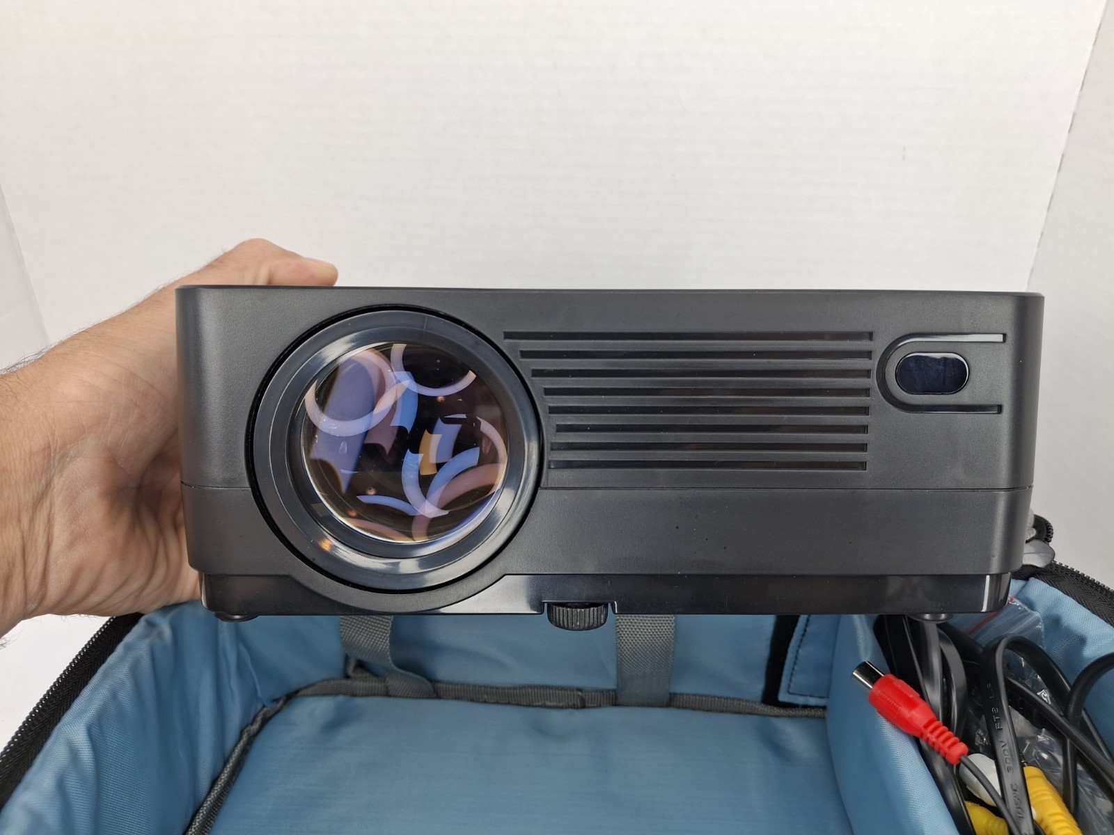 Roconia Q6 wifi bluetooth hd projector/black EXCELLENT!!