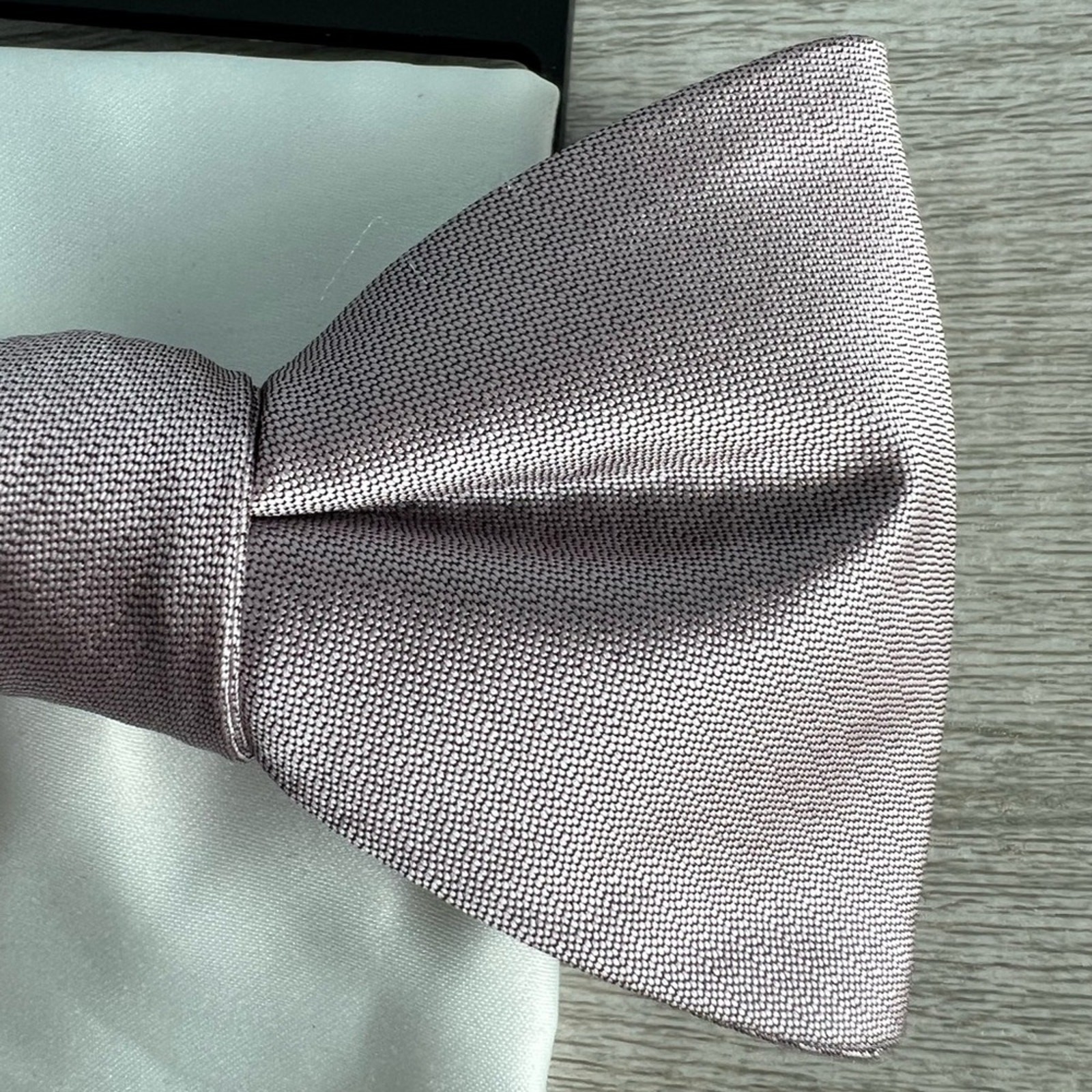 Alfani Men's Solid Textured Pink Bow Tie & Solid White Pocket Square Set