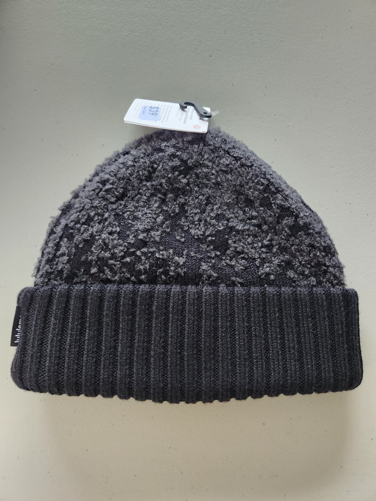 NWT Lululemon Ombre Knit Textured Beanie One size Black Gray