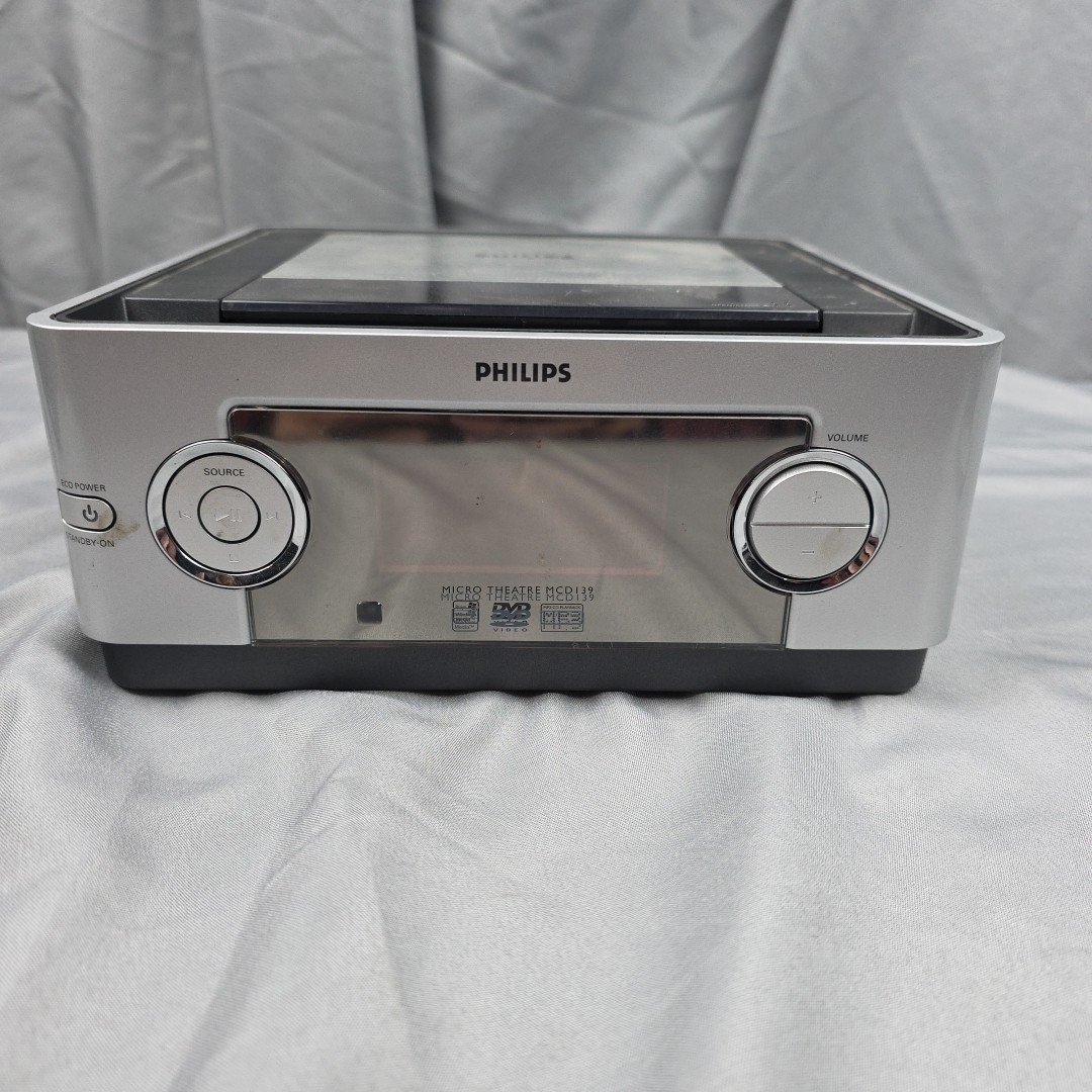 Philips Micro Home Theater MCD139 Player Speakers Subwoofer Remote
