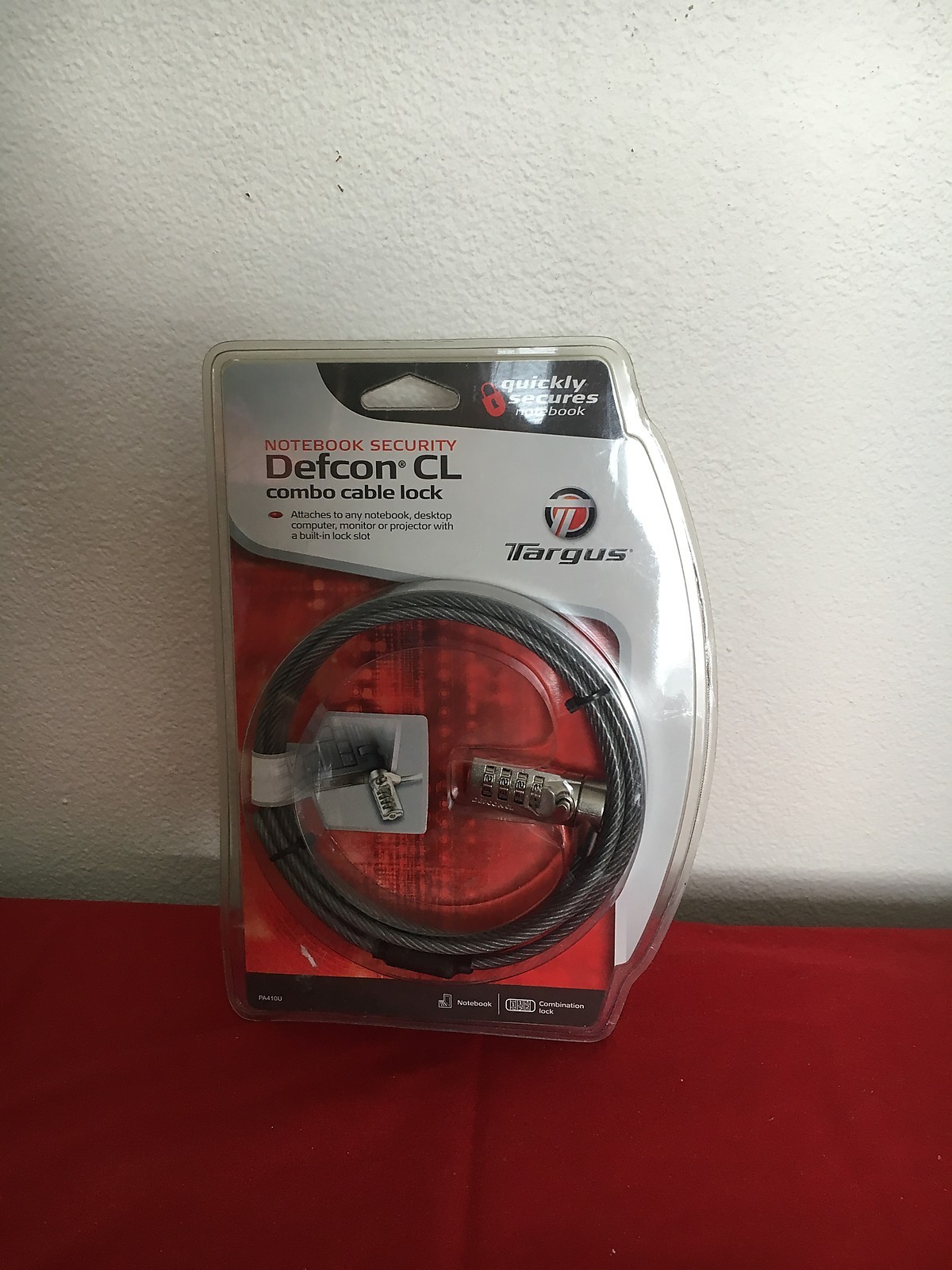 NIB NOTEBOOK SECURITY DEFCON CL COMBO CABLE LOCK TARGUS