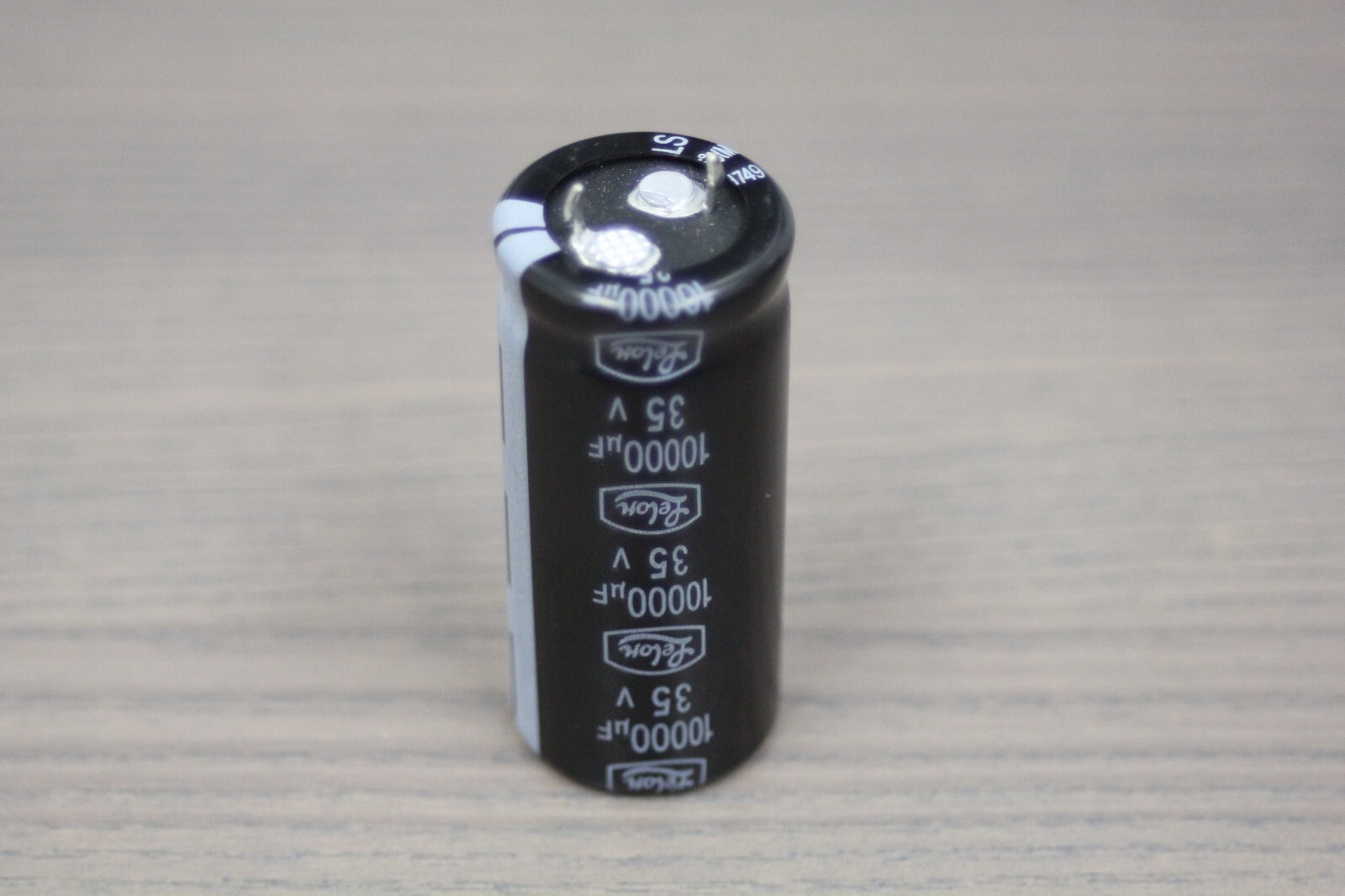 LELON Electrolytic Capacitor 10000uF 35V | High Capacity Radial Mount Lot of 10
