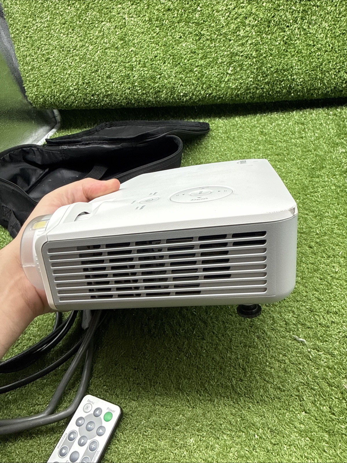 Vivitek Projector D530 Works Great S5