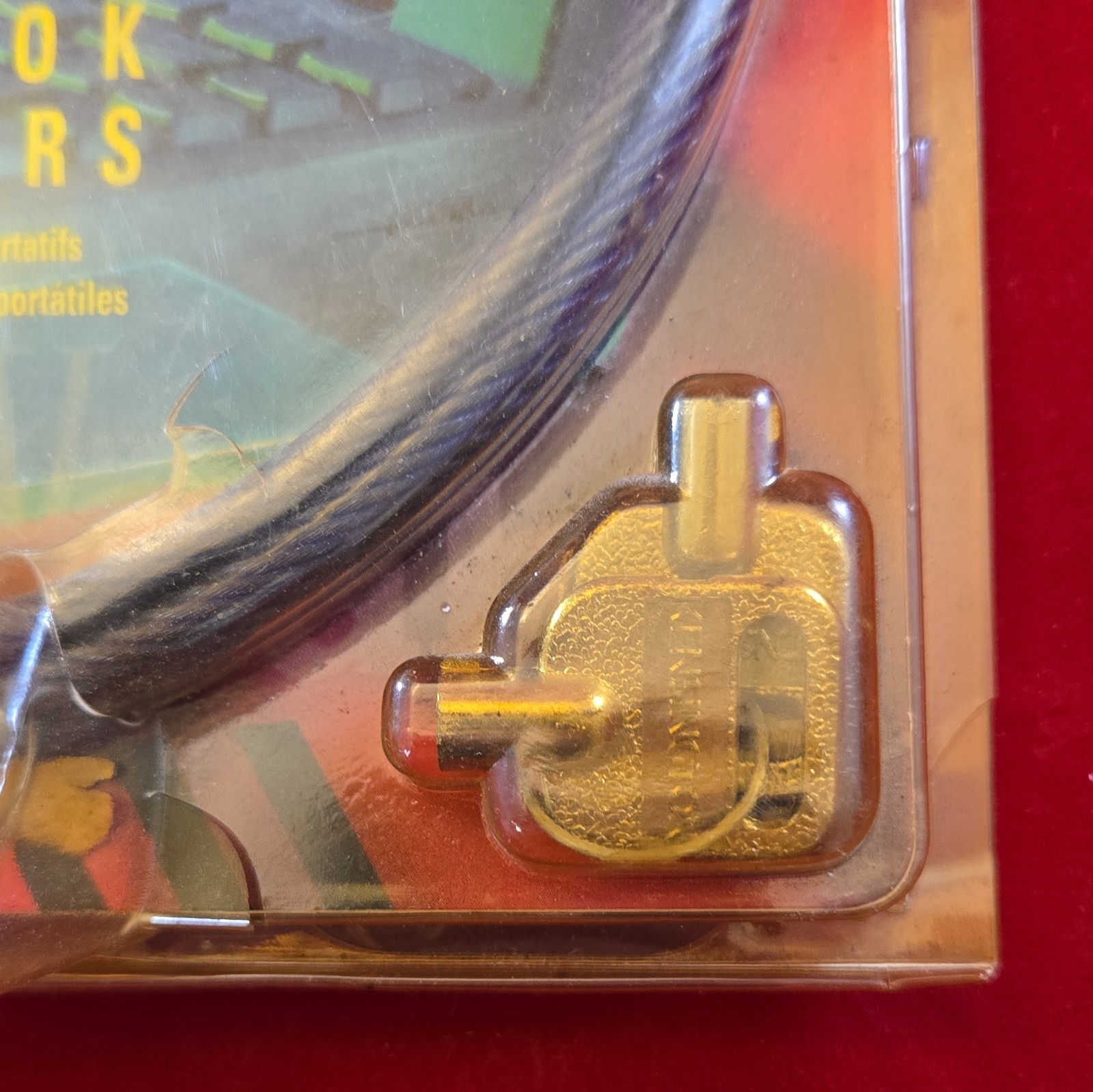 Master Lock 64030 Universal Notebook/Laptop Security Locking Cable w/ Keys
