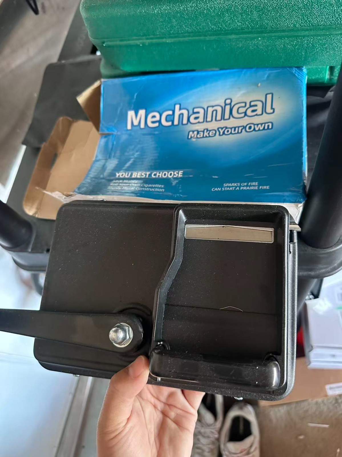 Cigarette Rolling Machine with Exclusive Metal Case Manual Injector for 8mm Tube