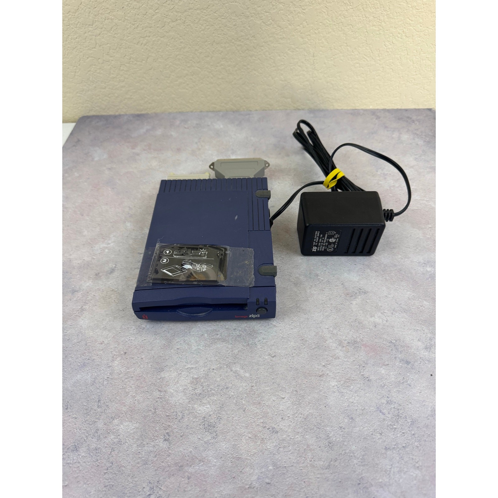 IOMEGA 100 Zip Drive Z100P2 w/ OEM Power Adapter Parts Repair Powers on READ