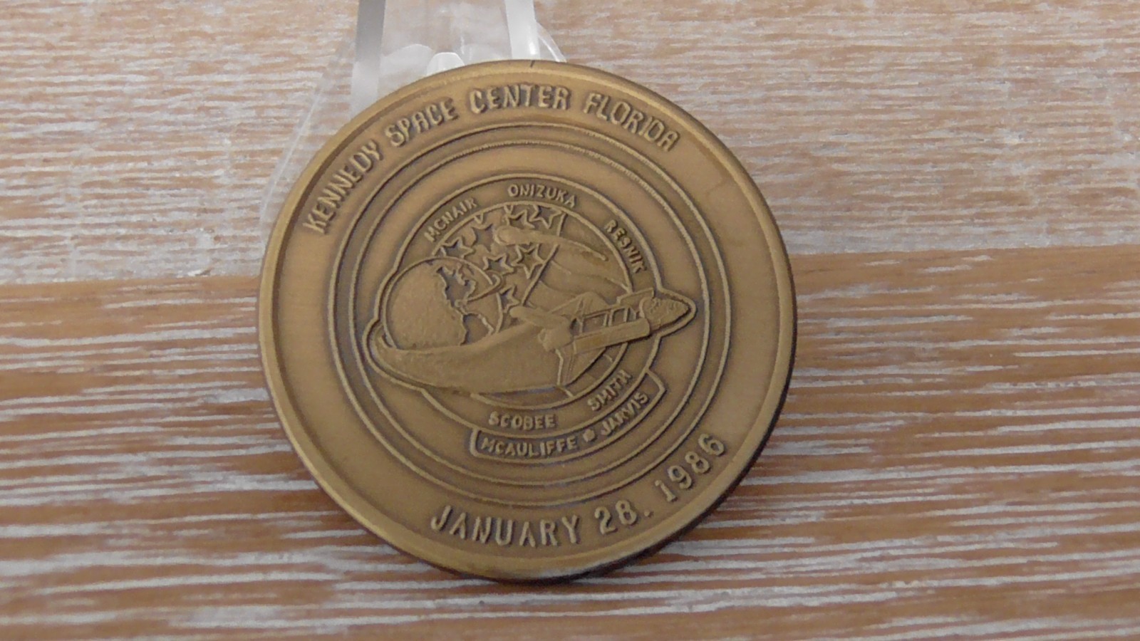 NASA Space Shuttle Challenger STS‑51-L Disaster Kennedy Space Center Coin #F588