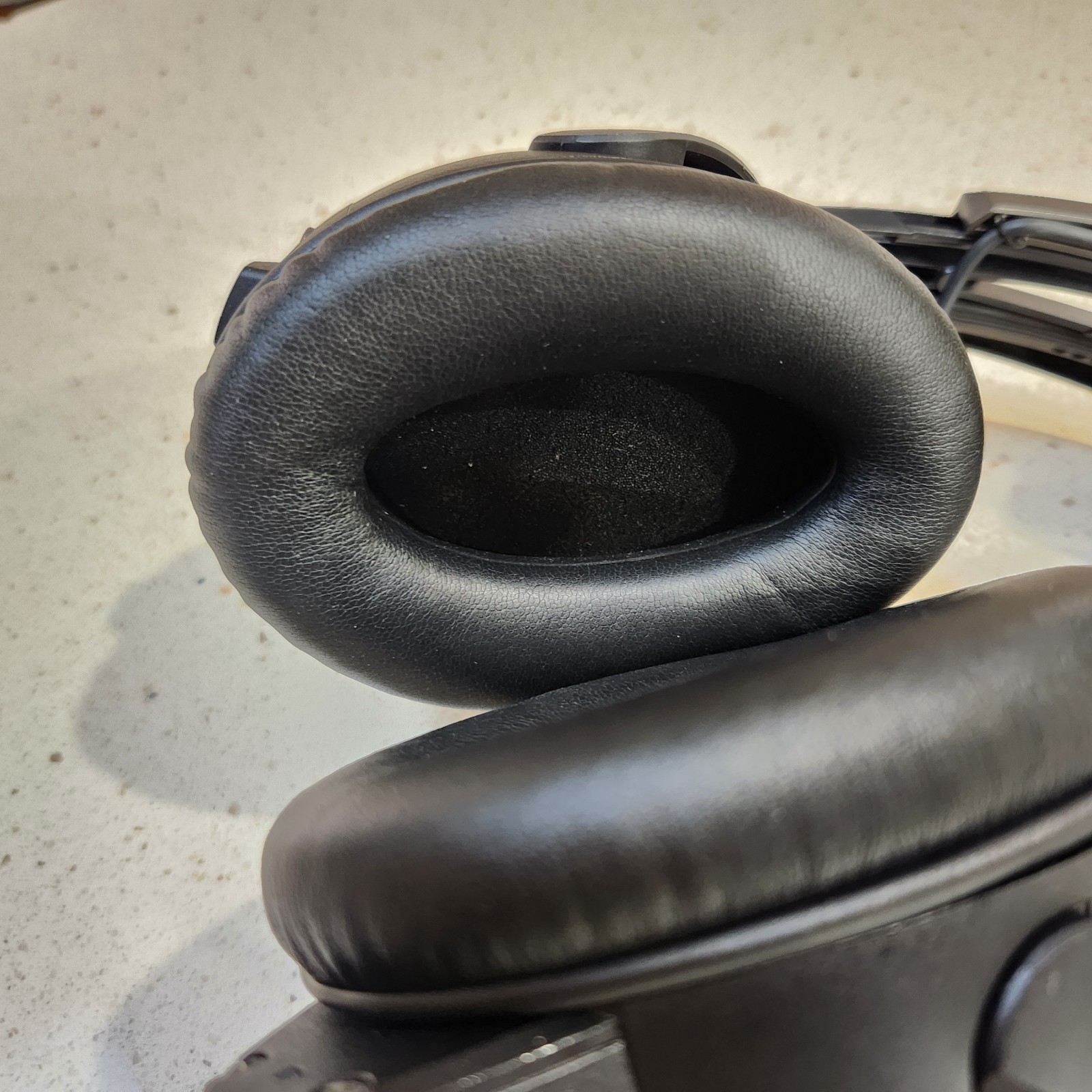 Bose A20 ANR Aviation Headset w/ Single U174 Plug, No Bluetooth