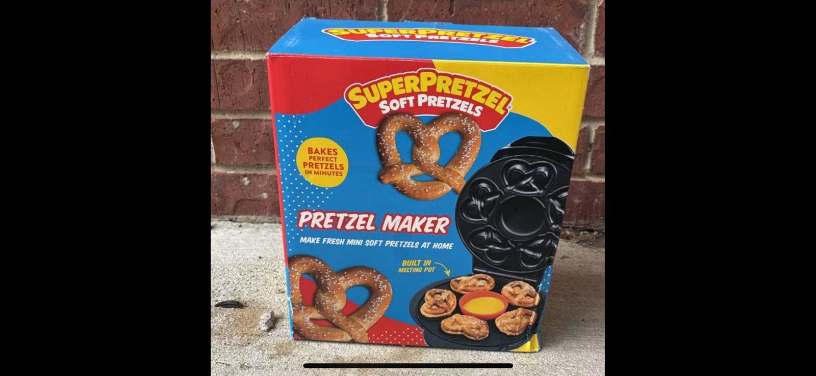 SUPER PRETZEL Soft Pretzels MAKER With Cheese Warmer | BRAND NEW