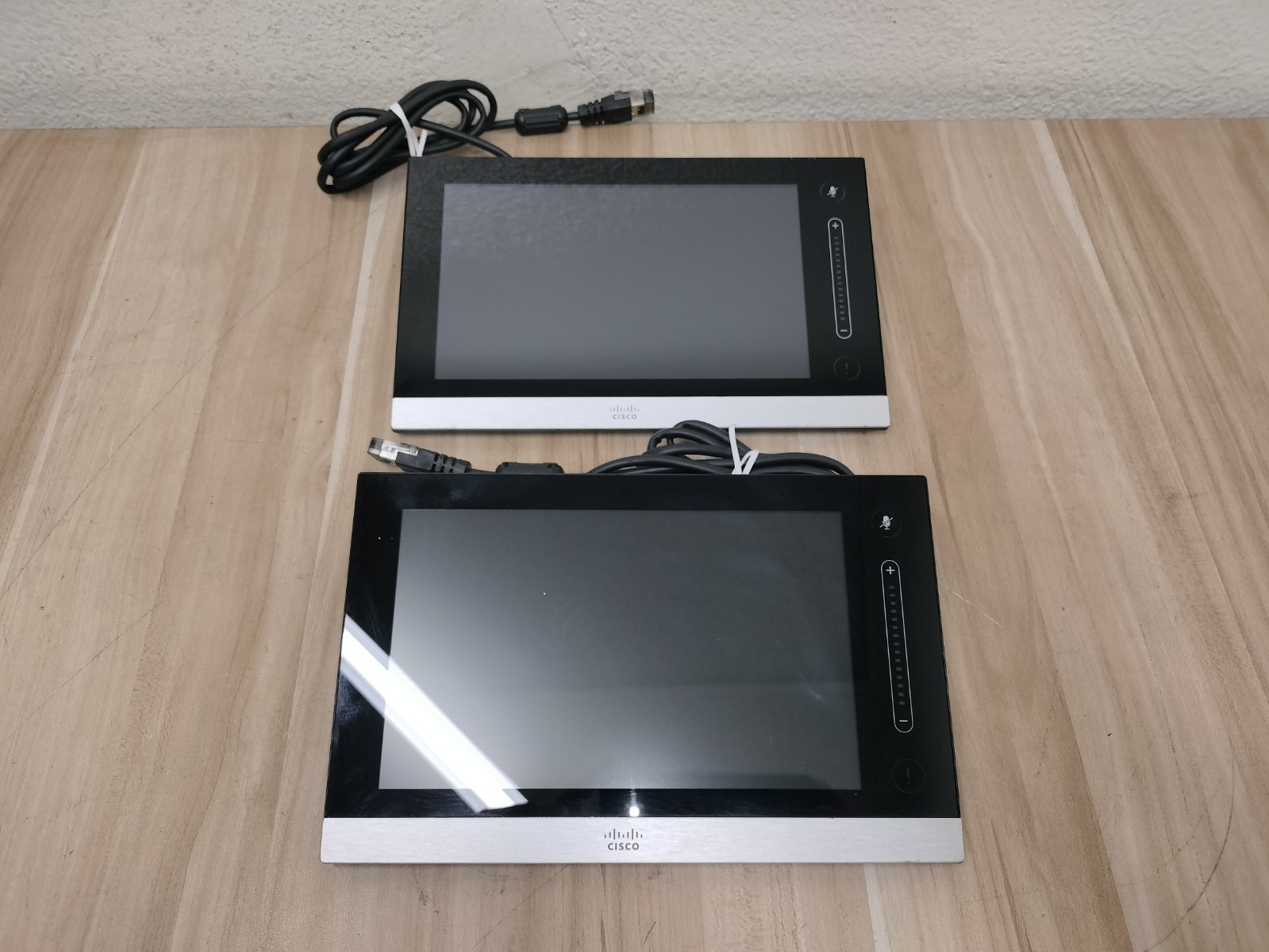 LOT OF 2 - CISCO CTS-CTRL-DV8 Touch Control for EX Series