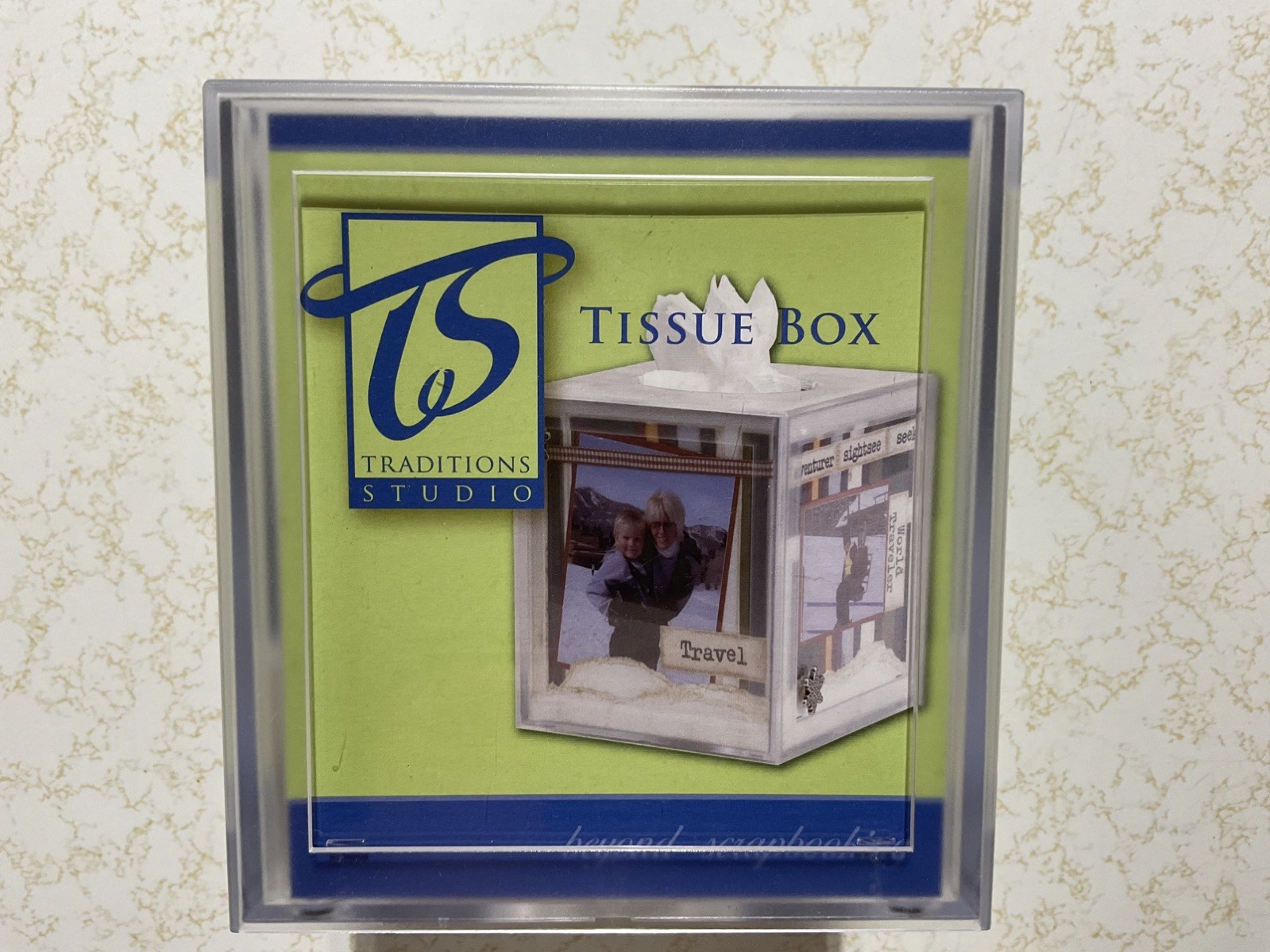 Clear Acrylic Traditions Studio 2005 Craft Photo Tissue Box Holder NEW !!