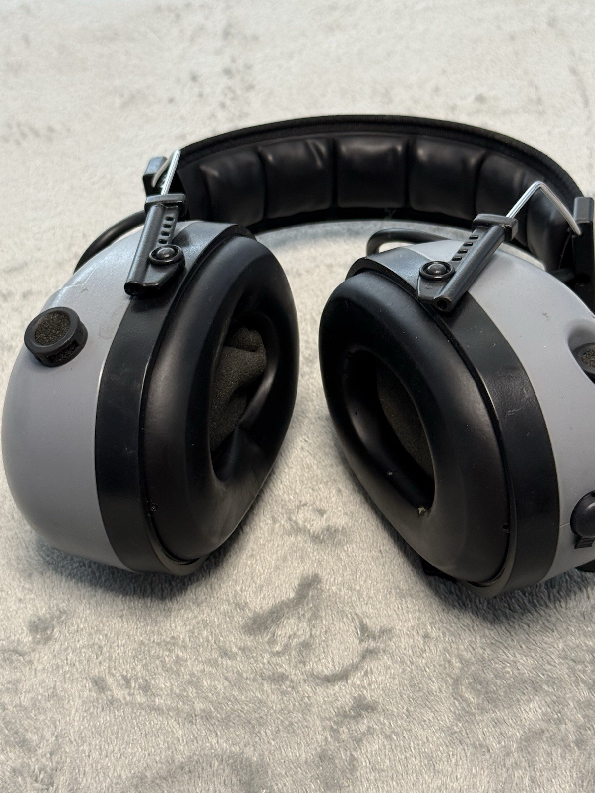 ELVEX Com-655 Level Dependent Electronic Hearing Protection 25dB NRR
