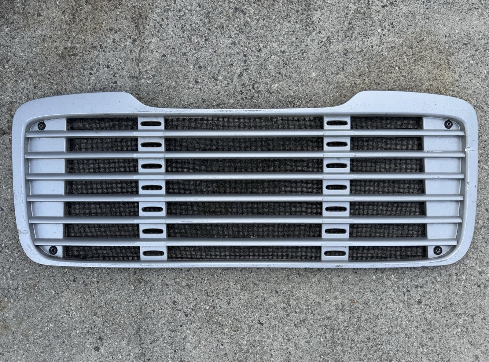 Used Freightliner M2 Highway Hunter Green Grille  - P/N: 17 14787 000, 17-14627-