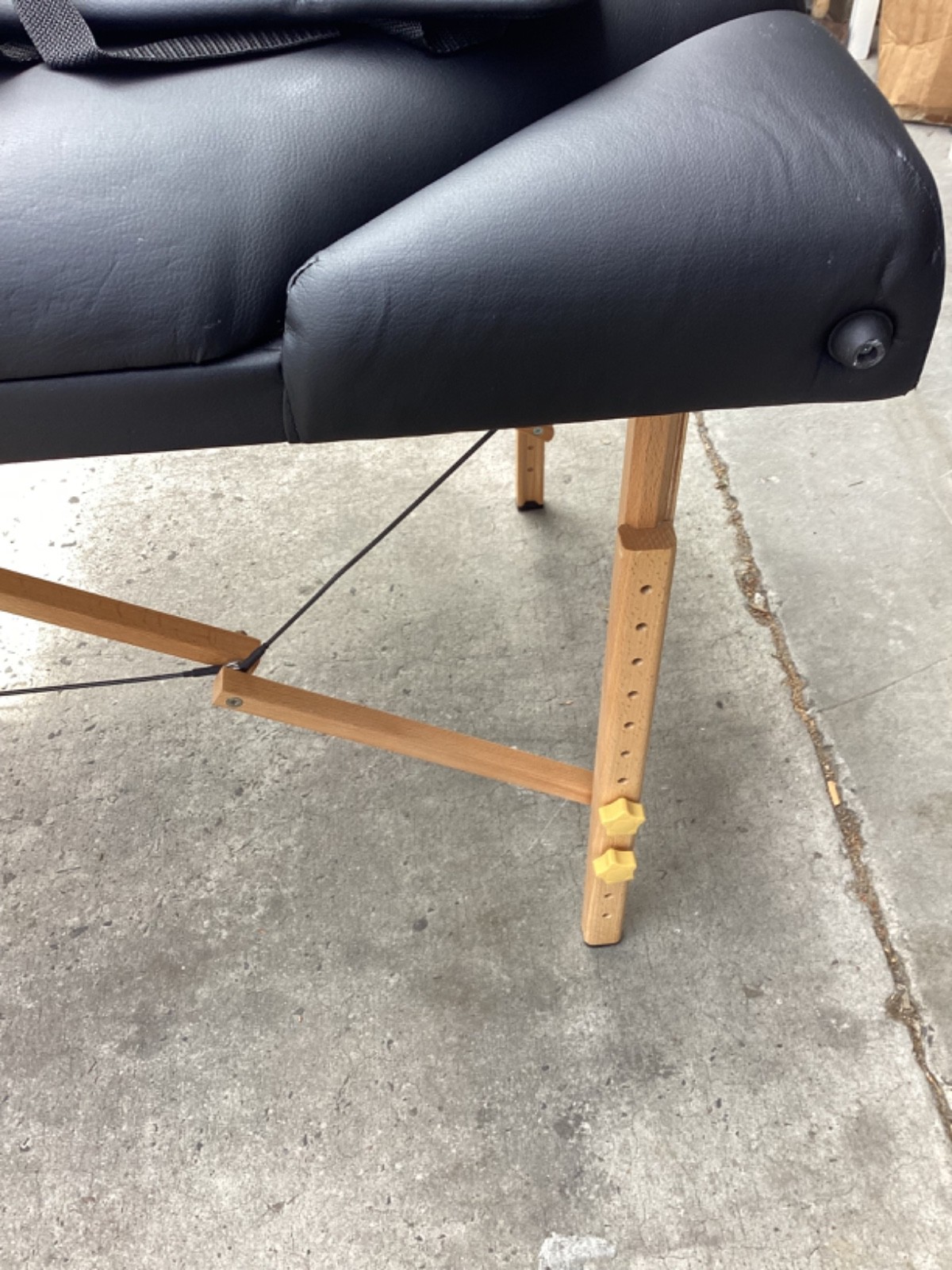 One Touch Portable Message Table 32” With Bag Some Flaws