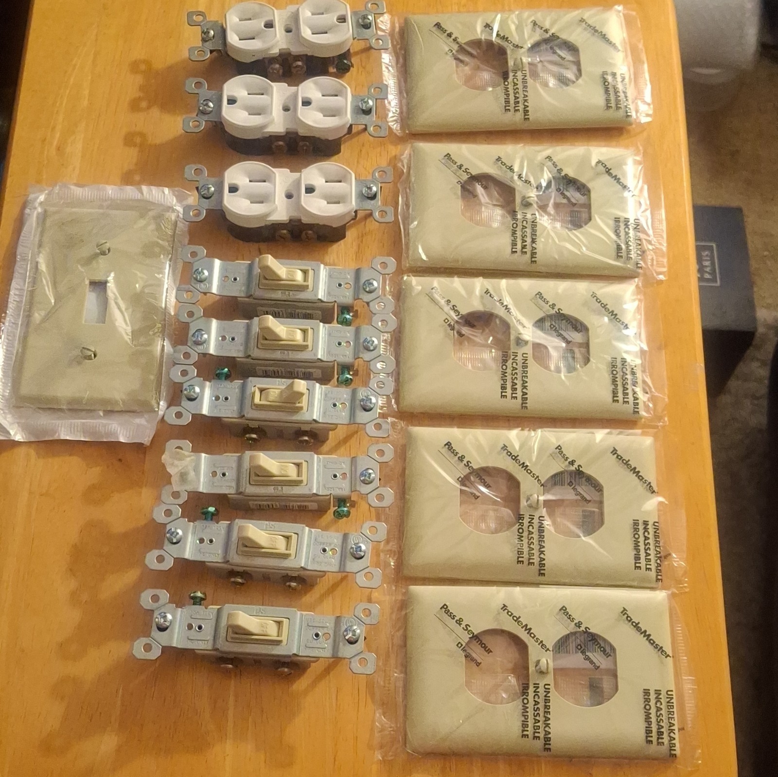 TradeMaster Ivory/White Toggle Switch, Duplex Outlets & Unbreakable Plates 15A