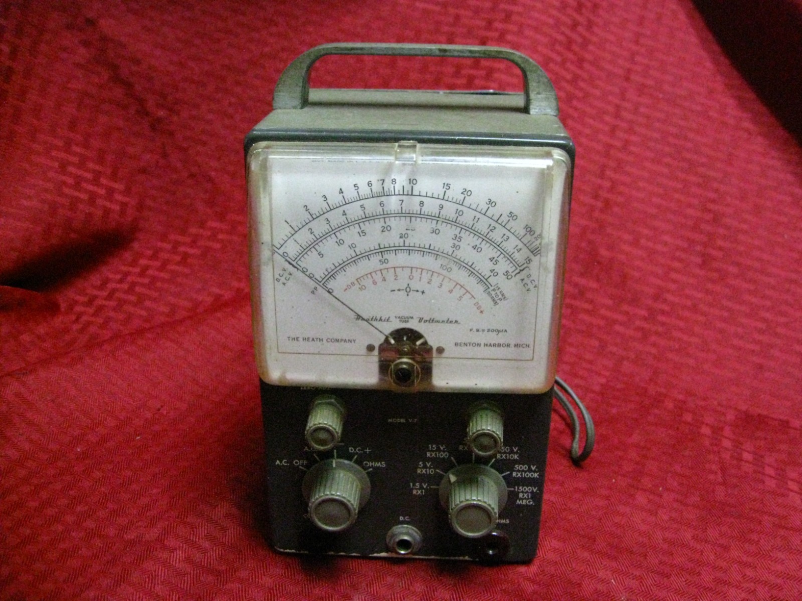 Vintage Heathkit Vacuum Tube Voltmeter Model V-7 - Collectible VTVM