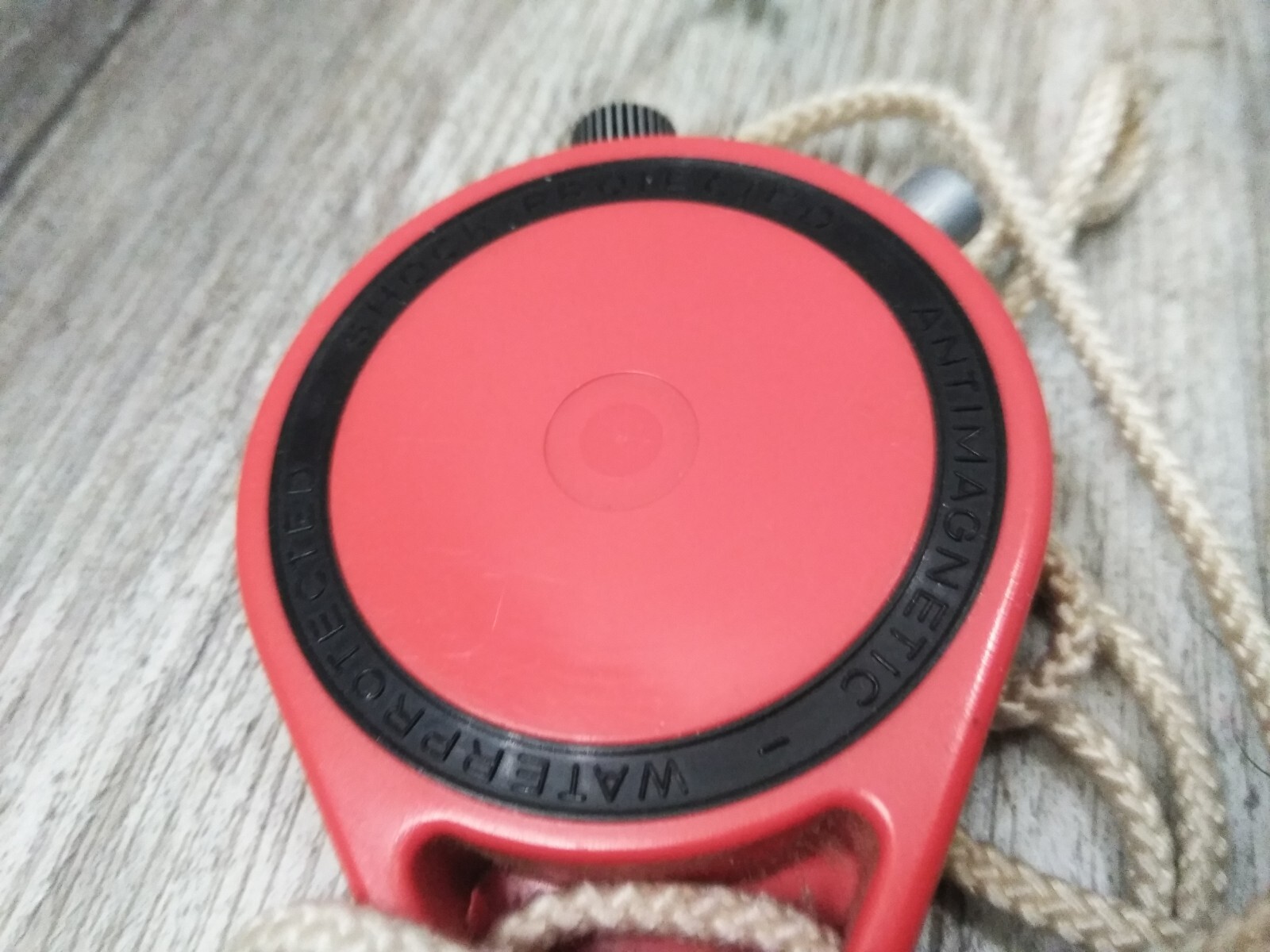 VTG. DORO SHOCK-PROTECTED ANTIMAGNETIC WATER-PROTECTED STOPWATCH W/CORD