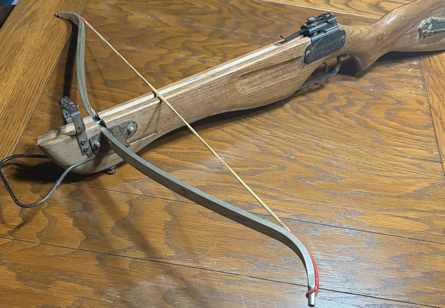 Vintage WHAM-O POWERMASTER CROSSBOW with 4 Arrows