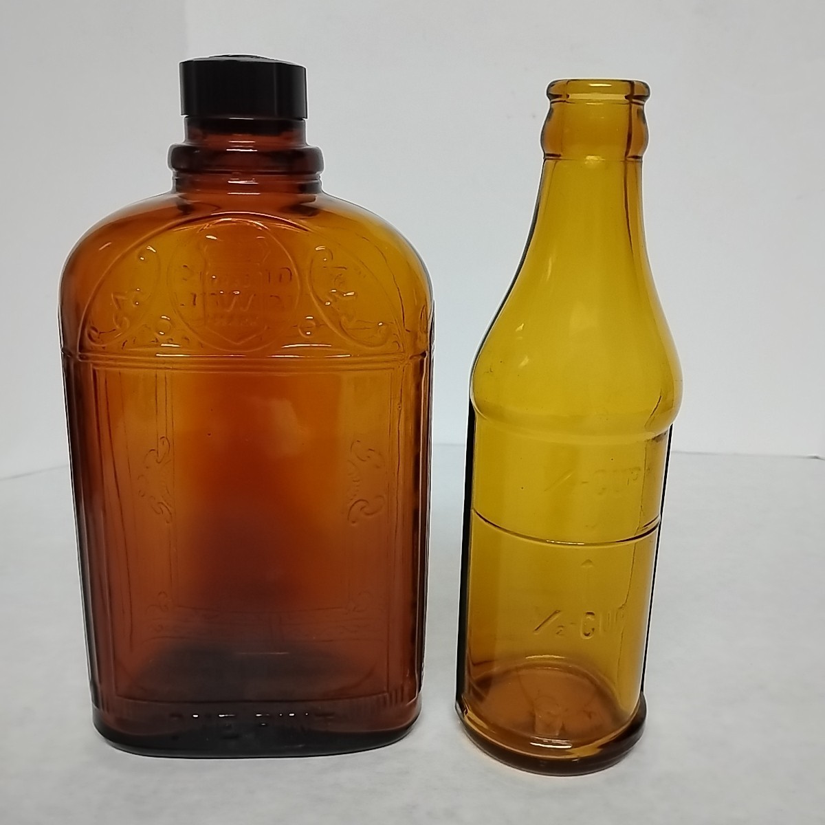 Hiram Walker&Sons Walkerville Pt Whiskey & Measurement Line Bottles-Uranium mark