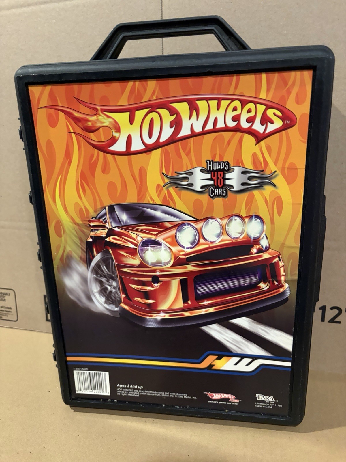 HOT WHEELS CARRYING CASE . 2005  Holds 48 CARS