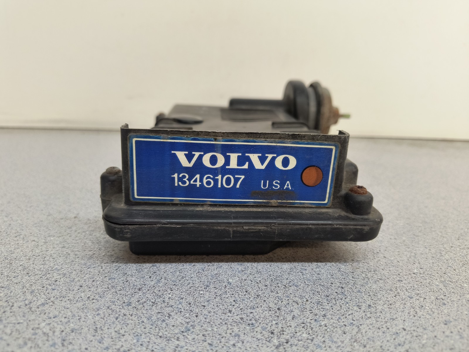 85-88 VOLVO 240 EZK ECU Ignition Control Unit Computer Module OEM 1346107