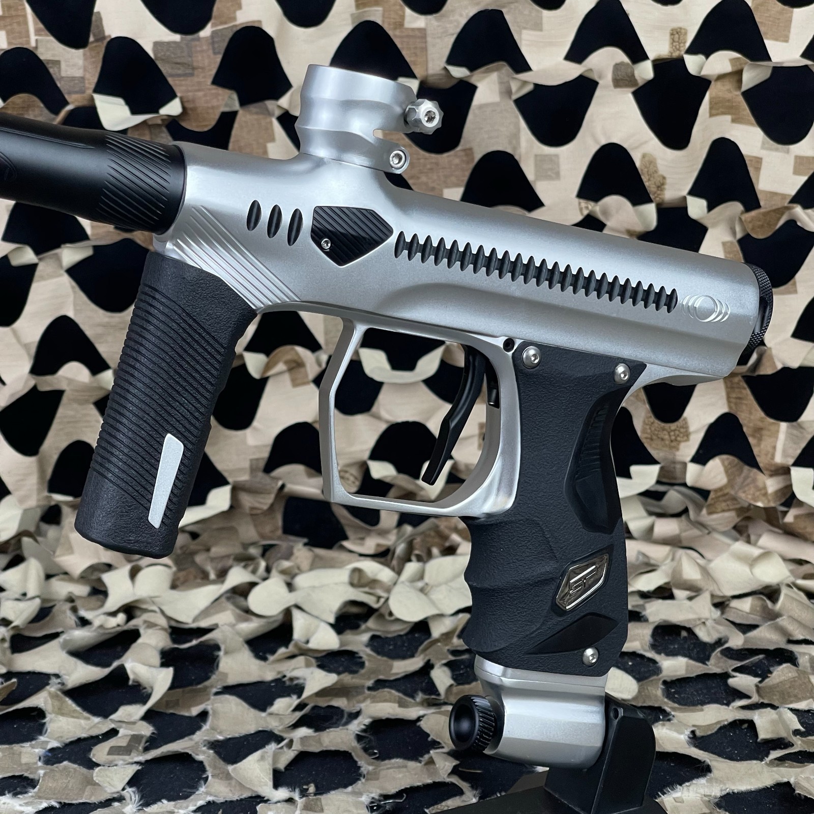NEW Method DLX Shocker Era Paintball Gun - White/Black