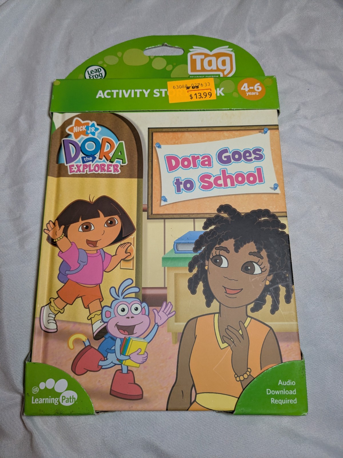 LeapFrog Tag Reading System Book Dora Goes To School Book