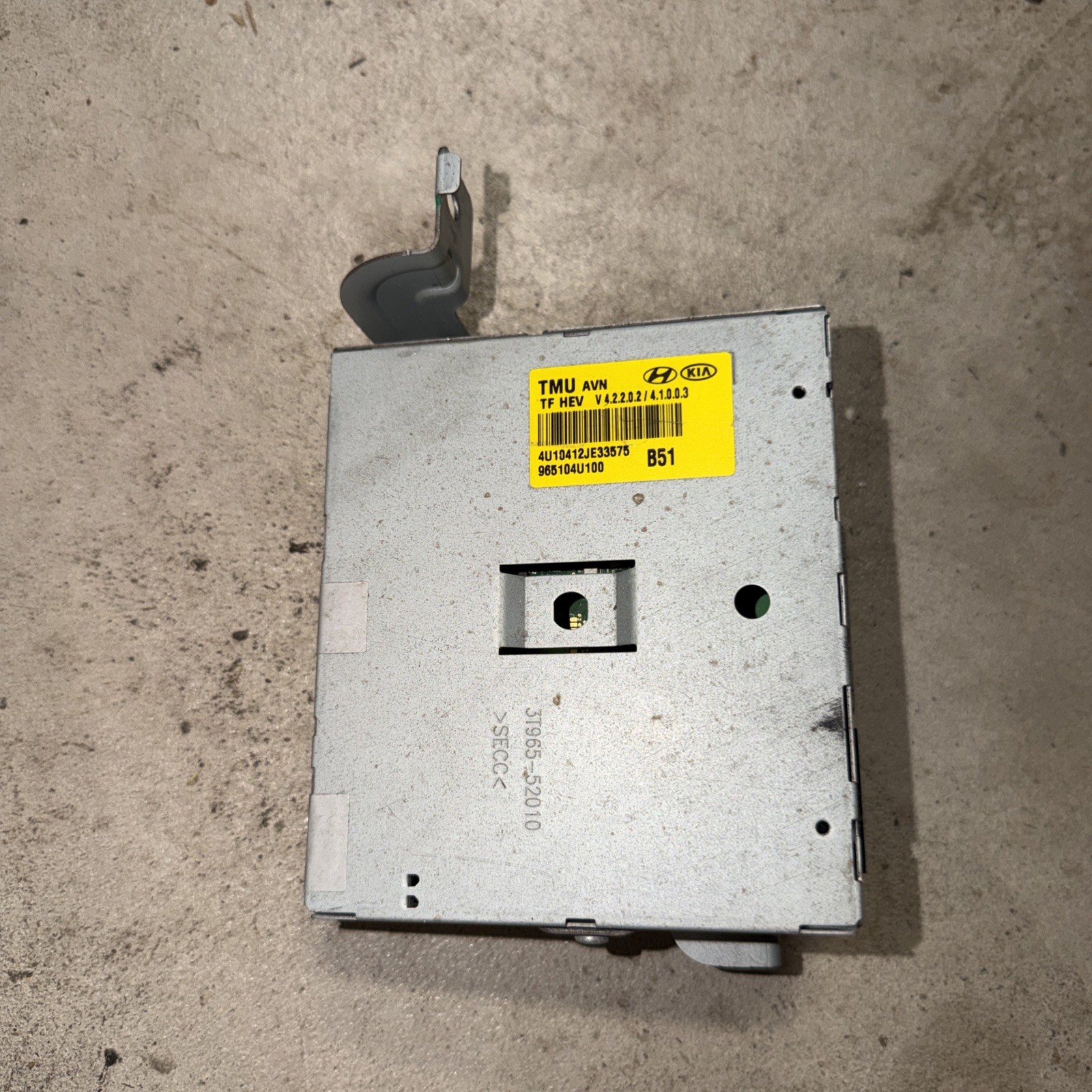 14 15 16 Kia optima Telematics Control Module 3T965-52010