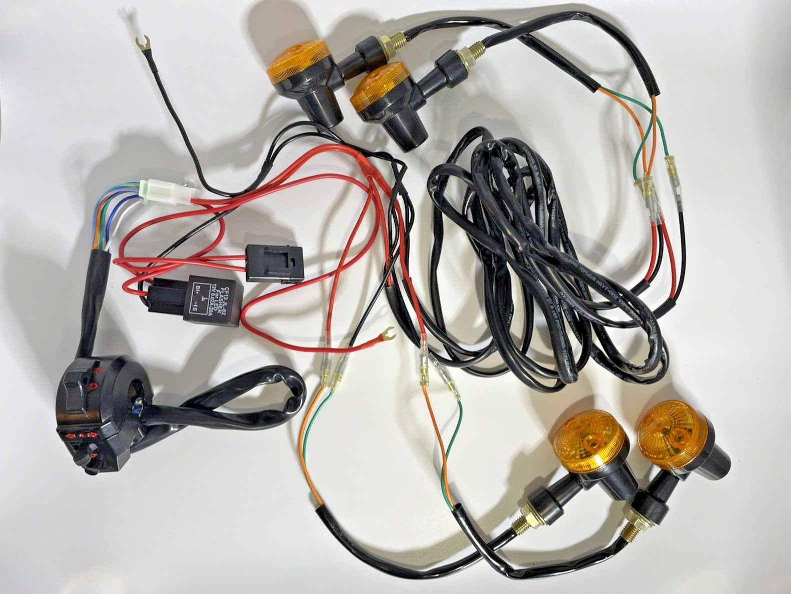 MOTORCYCLE INDICATOR WIRING HARNESS LOOM KIT RELAY 4 X INDICATORS UNIVERSAL