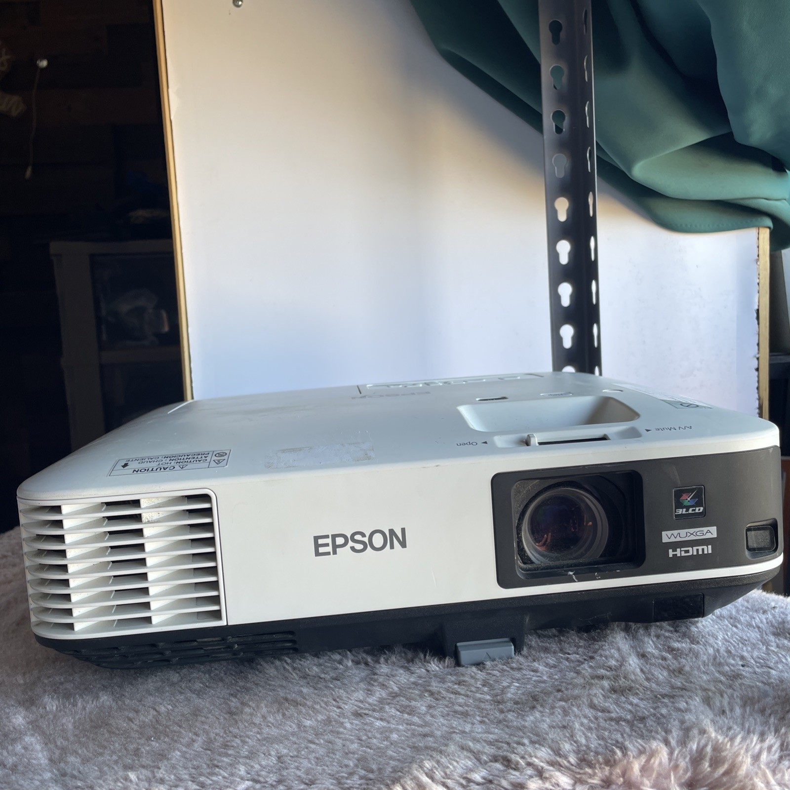 epson powerlite 1980WU Model H620A