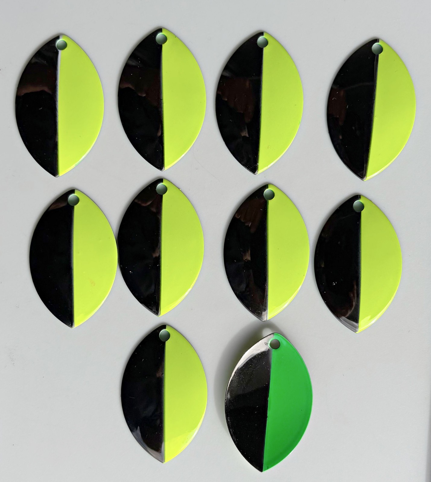Pkg of 12 each Size 5 Mag Willow Series Blades/Chartruese/Green Strobe