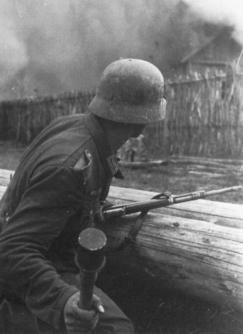 WWII B&W Photo German Soldier Grenade Russia  WW2 World War Two Wehrmacht  /2067