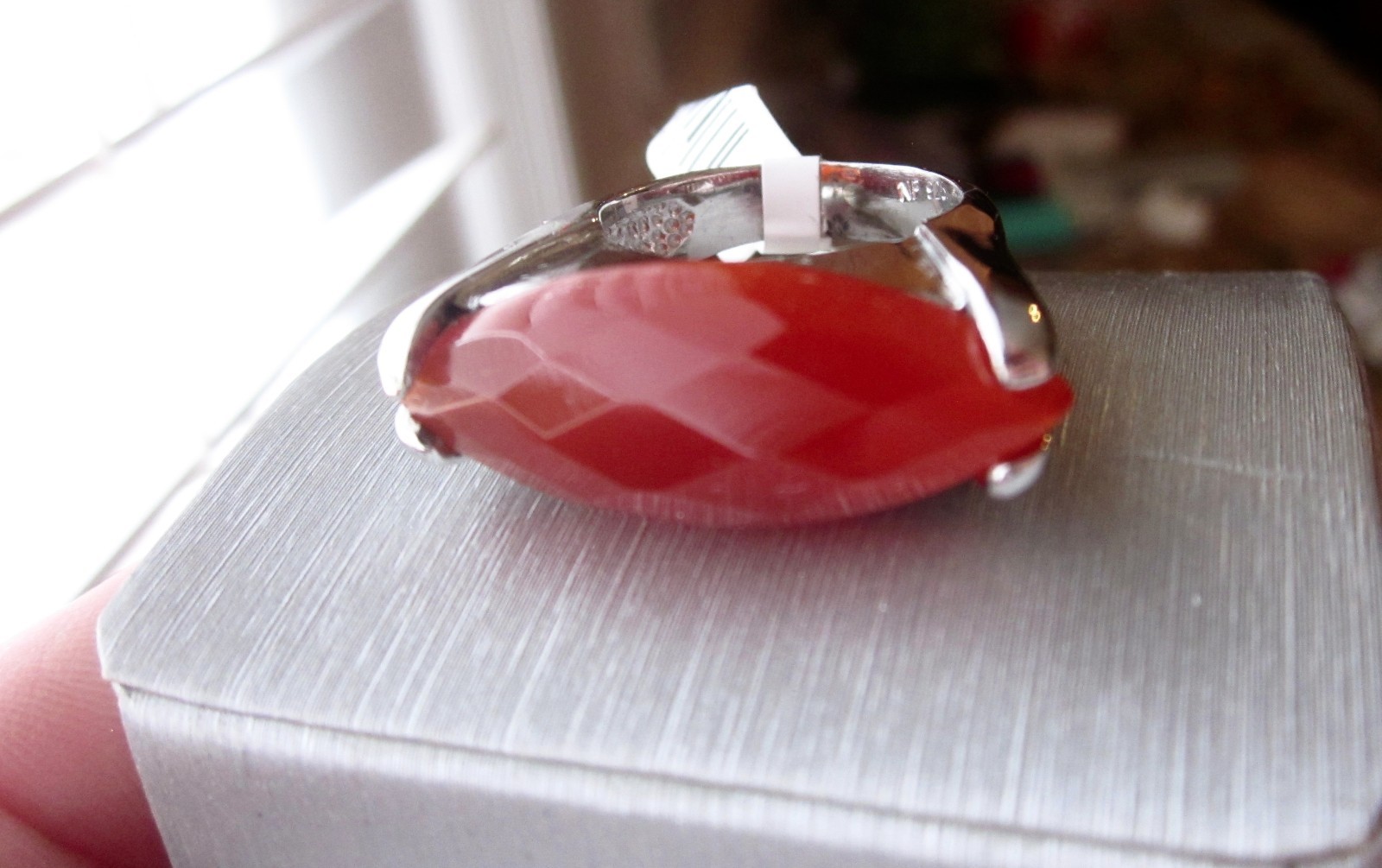UNIQUE STERLING SILVER .925 HORIZONTAL SETTING RING 7 FACETED RED AGATE GEMSTONE
