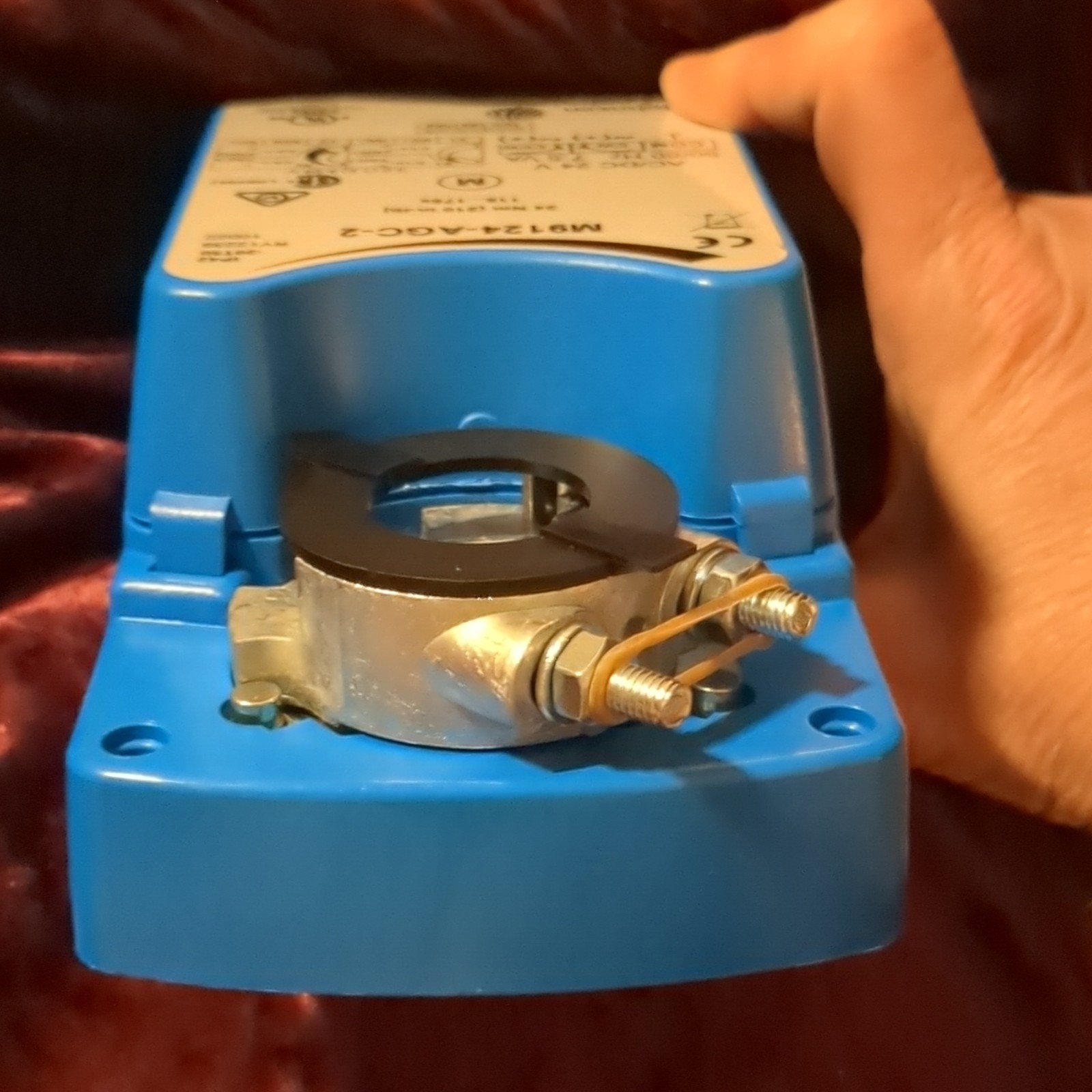 Johnson Controls M9124-AGC-2 Non-Spring Return Damper Actuator 24V w/KIT