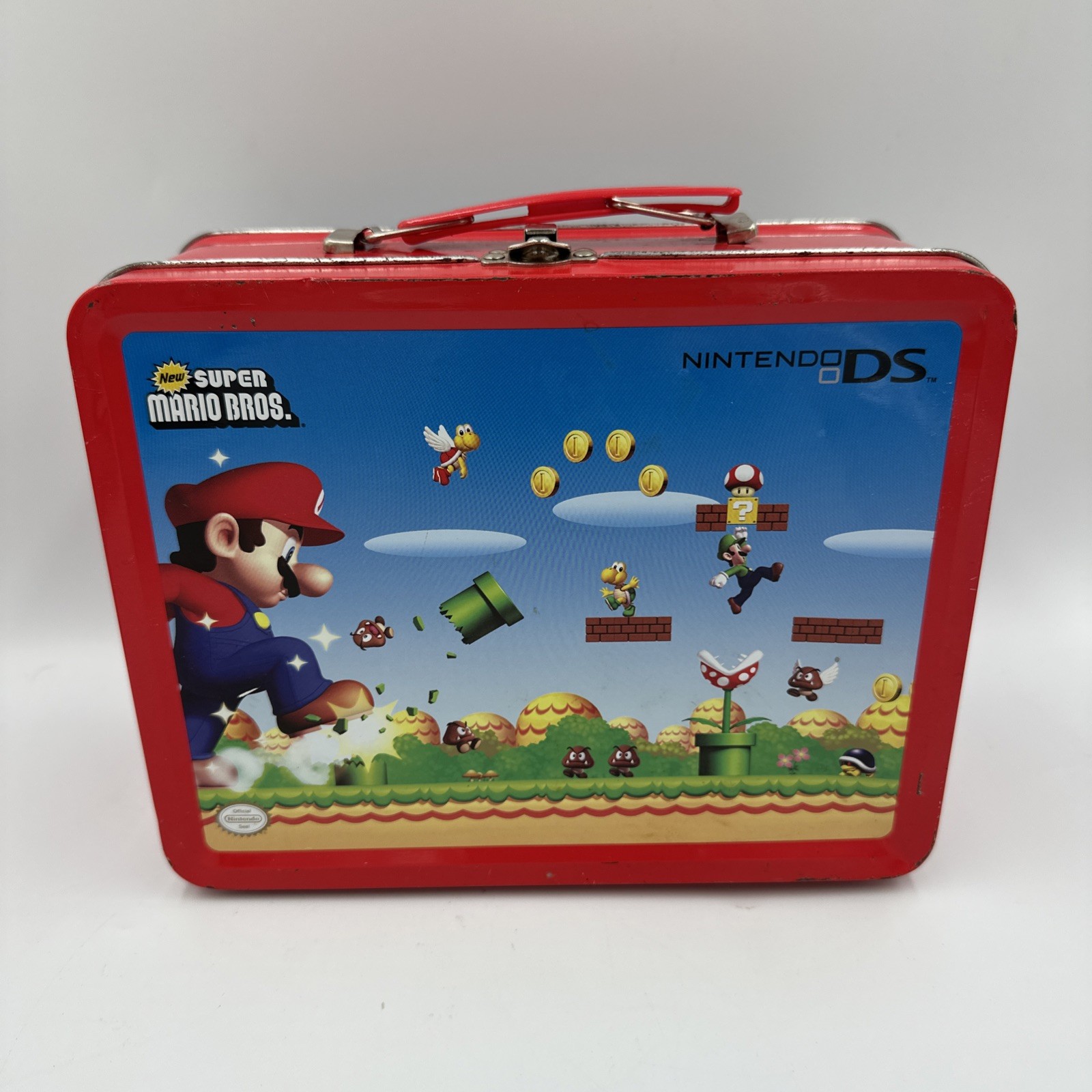 Nintendo DS Lite-Super Mario Bros Starter Accessory Kit-2007 Metal Lunchbox