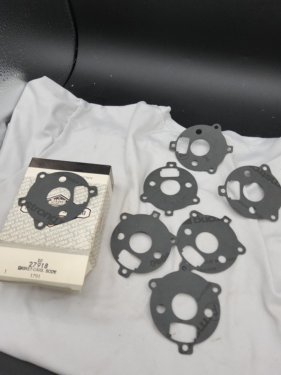 Briggs & Stratton 27918, Carburetor Body Gasket, Set Of 7 Genuine OEM, CN2
